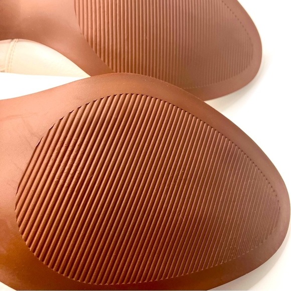 Women's White Ankle Boots with tan block 2" heel size 9 groovy cottage fairy - Picture 9 of 9